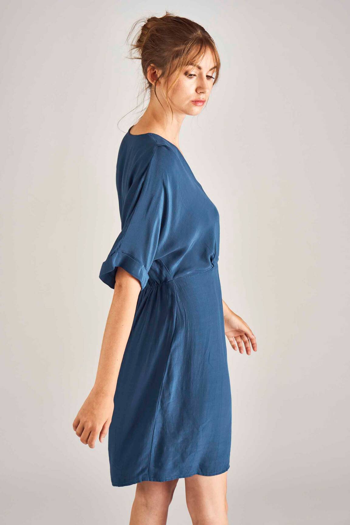 Pusilgių suknelė mėlyna VERO MODA moteris
