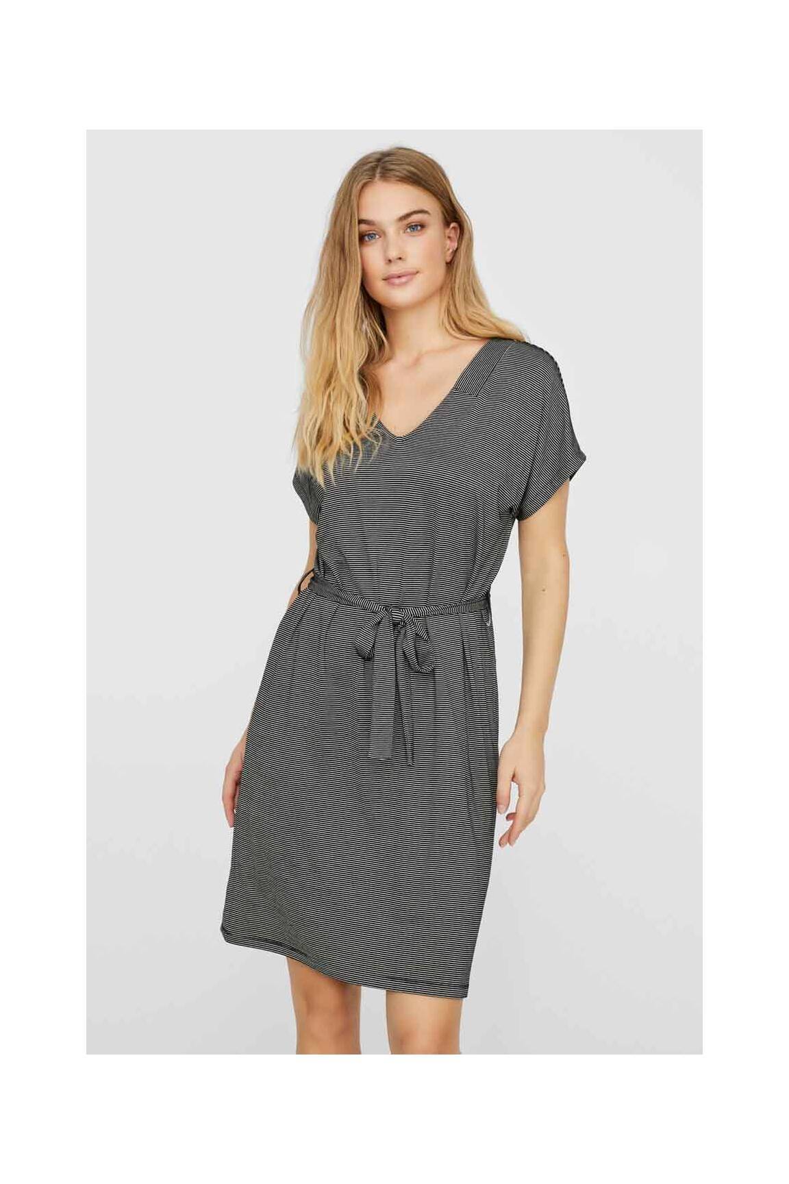 Pusilgių suknelė juodas VERO MODA moteris