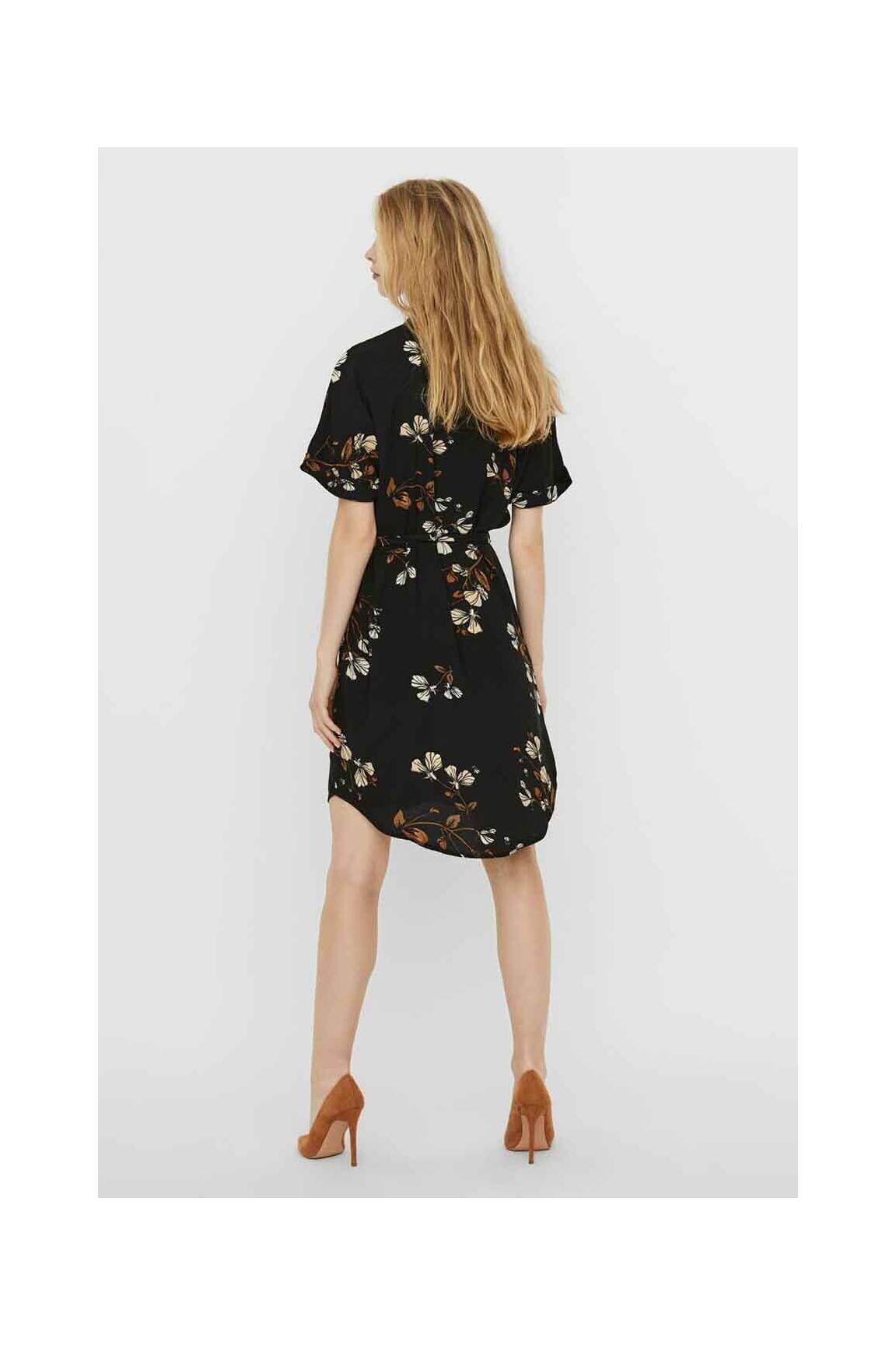 Pusilgių suknelė juodas VERO MODA moteris