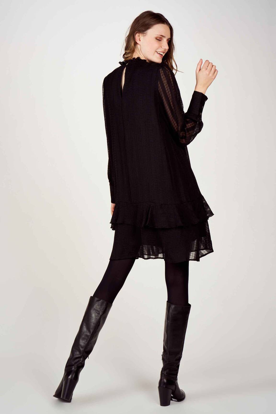 Pusilgių suknelė juodas VERO MODA moteris