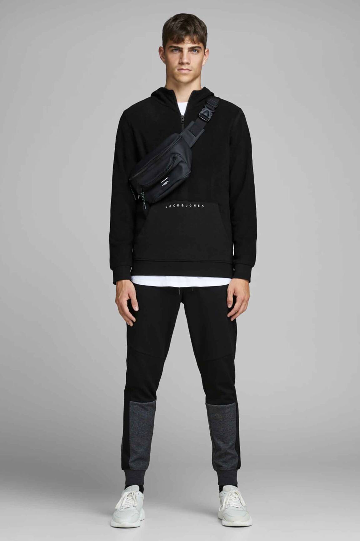 Kapišonas juodas JACK & JONES vyras