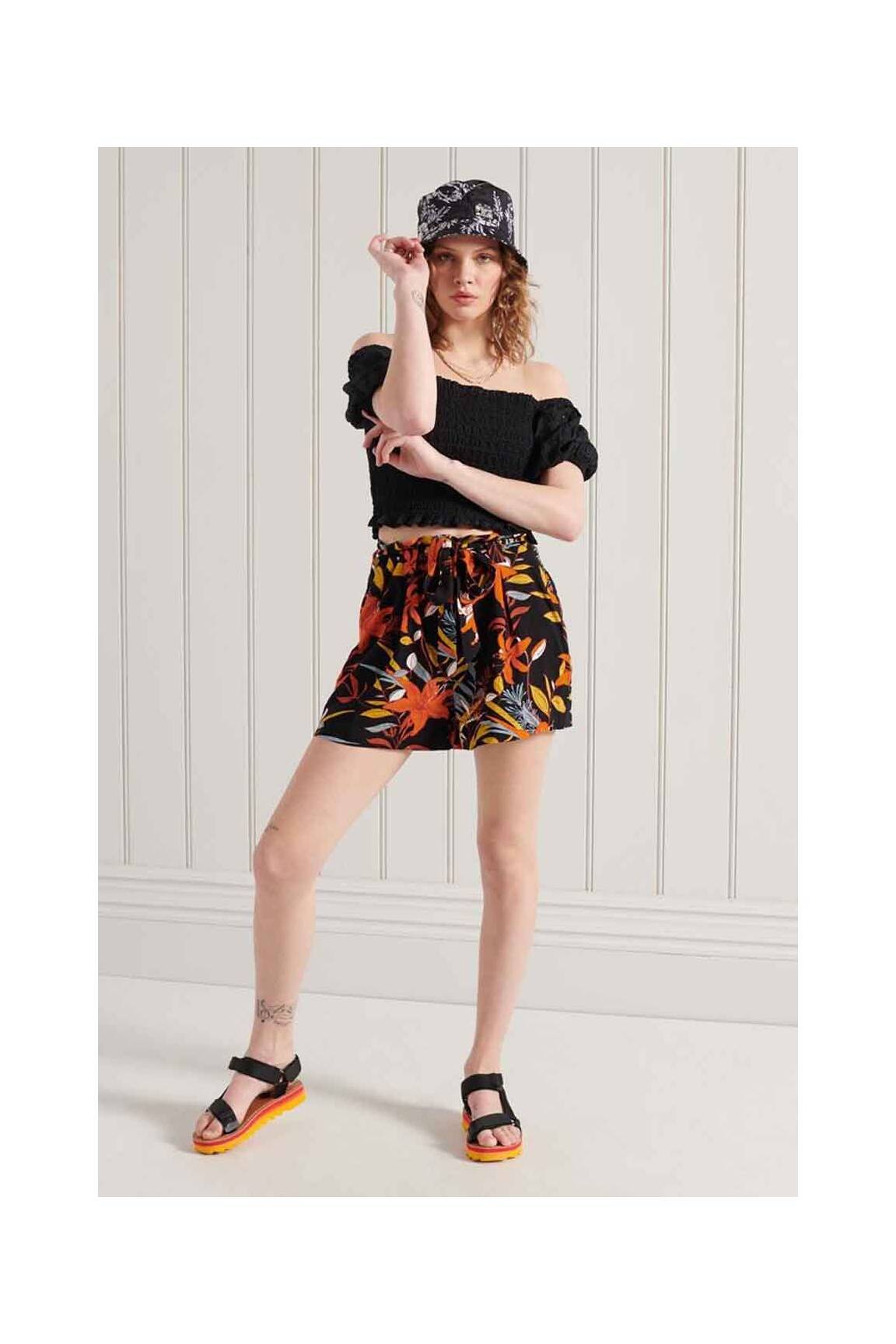 Šortas juodas SUPERDRY moteris
