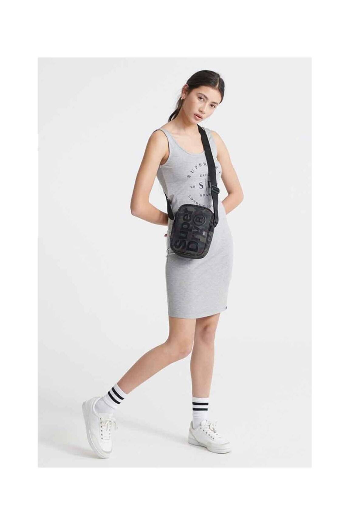 Pusilgių suknelė pilka SUPERDRY moteris
