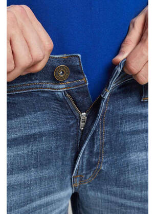 Lieknos džinsai mėlyna JACK & JONES vyras
