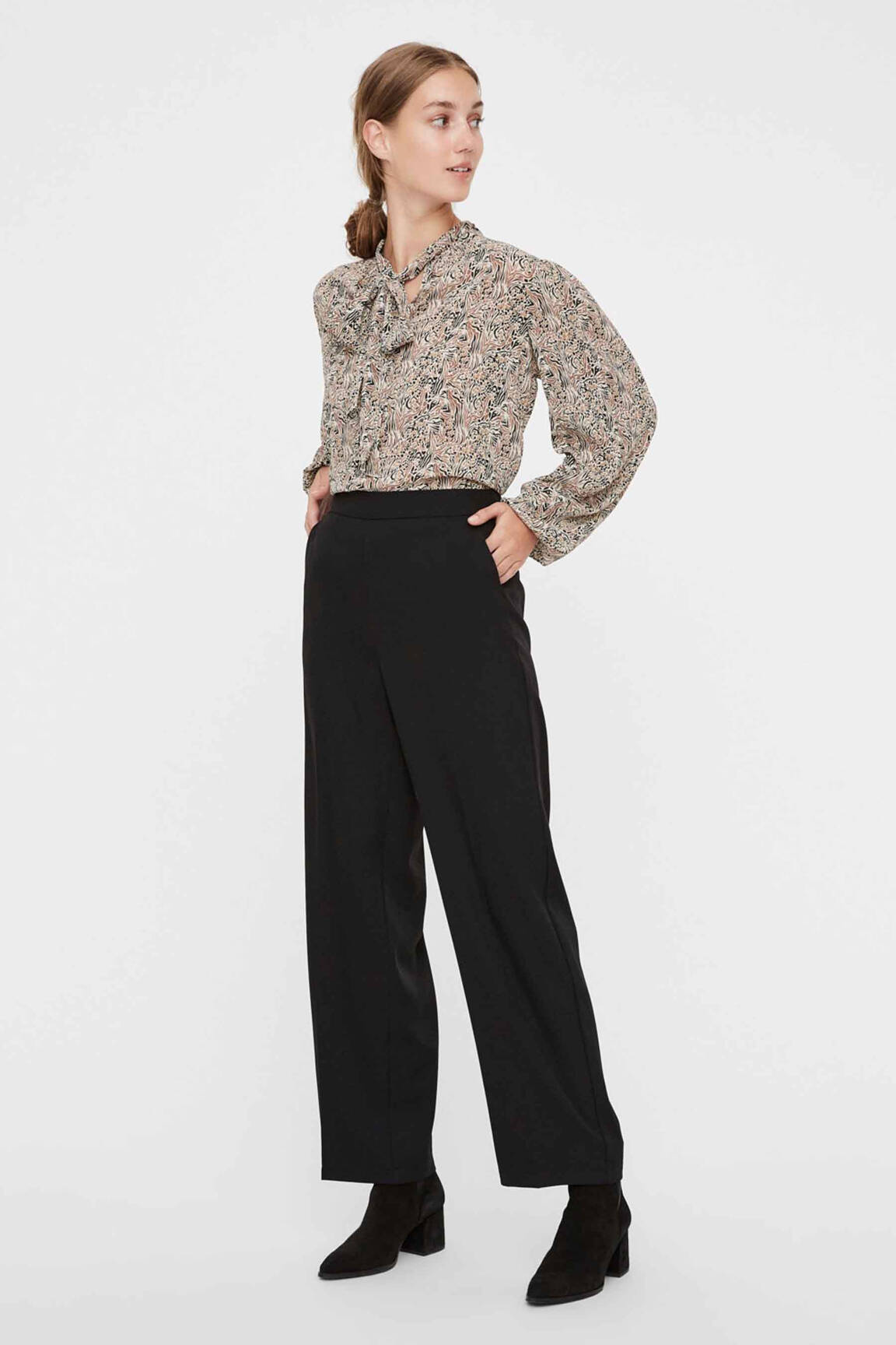 Chino kelnė juodas VERO MODA moteris
