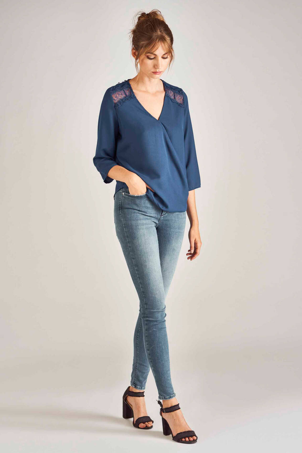 Moteriškas marškinys mėlyna VERO MODA moteris