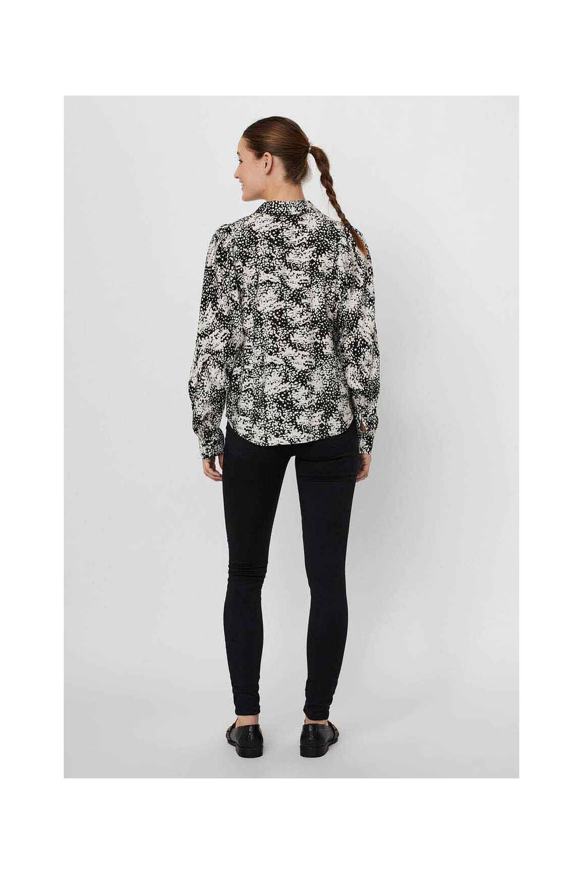 Moteriškas marškinys bežinis VERO MODA moteris
