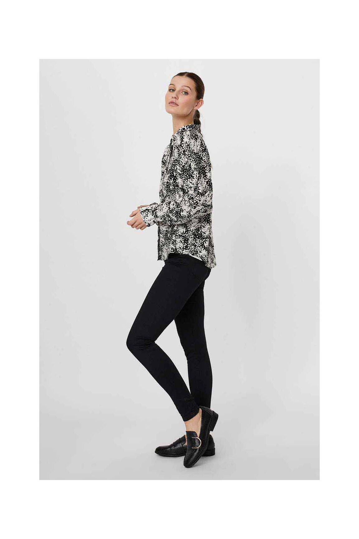 Moteriškas marškinys bežinis VERO MODA moteris