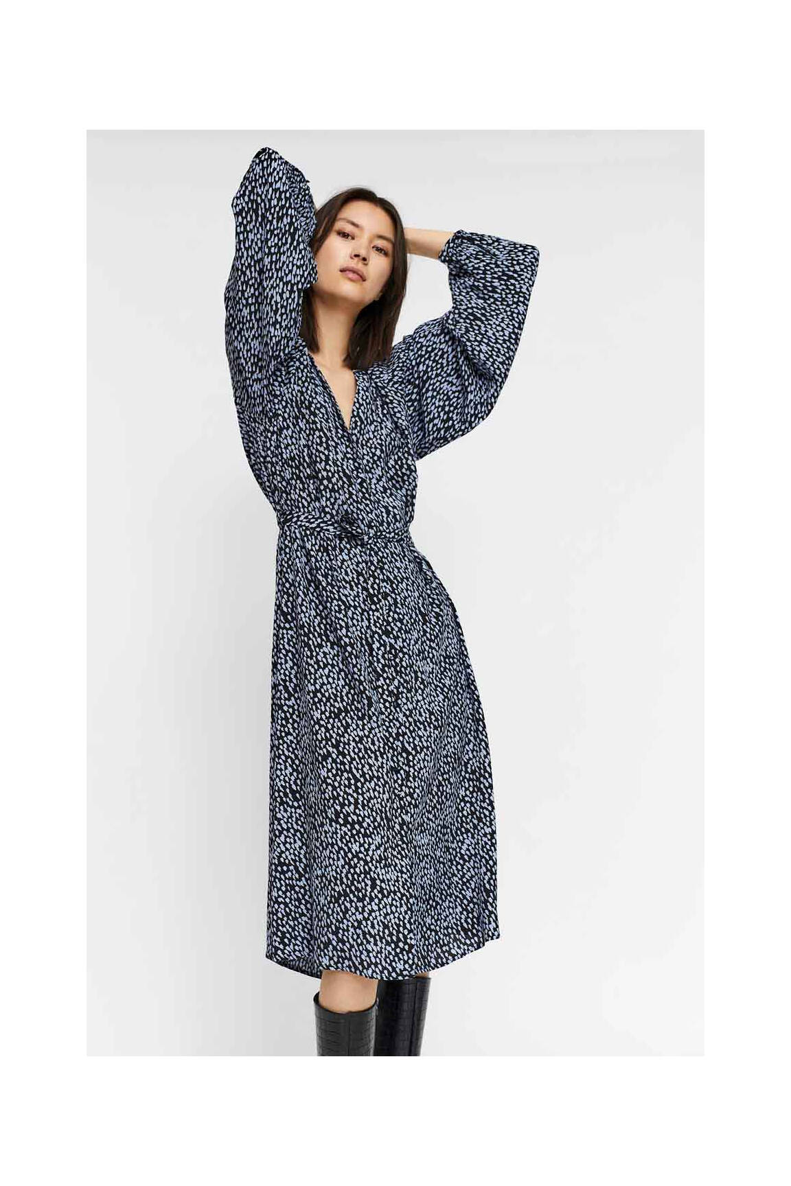 Pusilgių suknelė juodas VERO MODA moteris