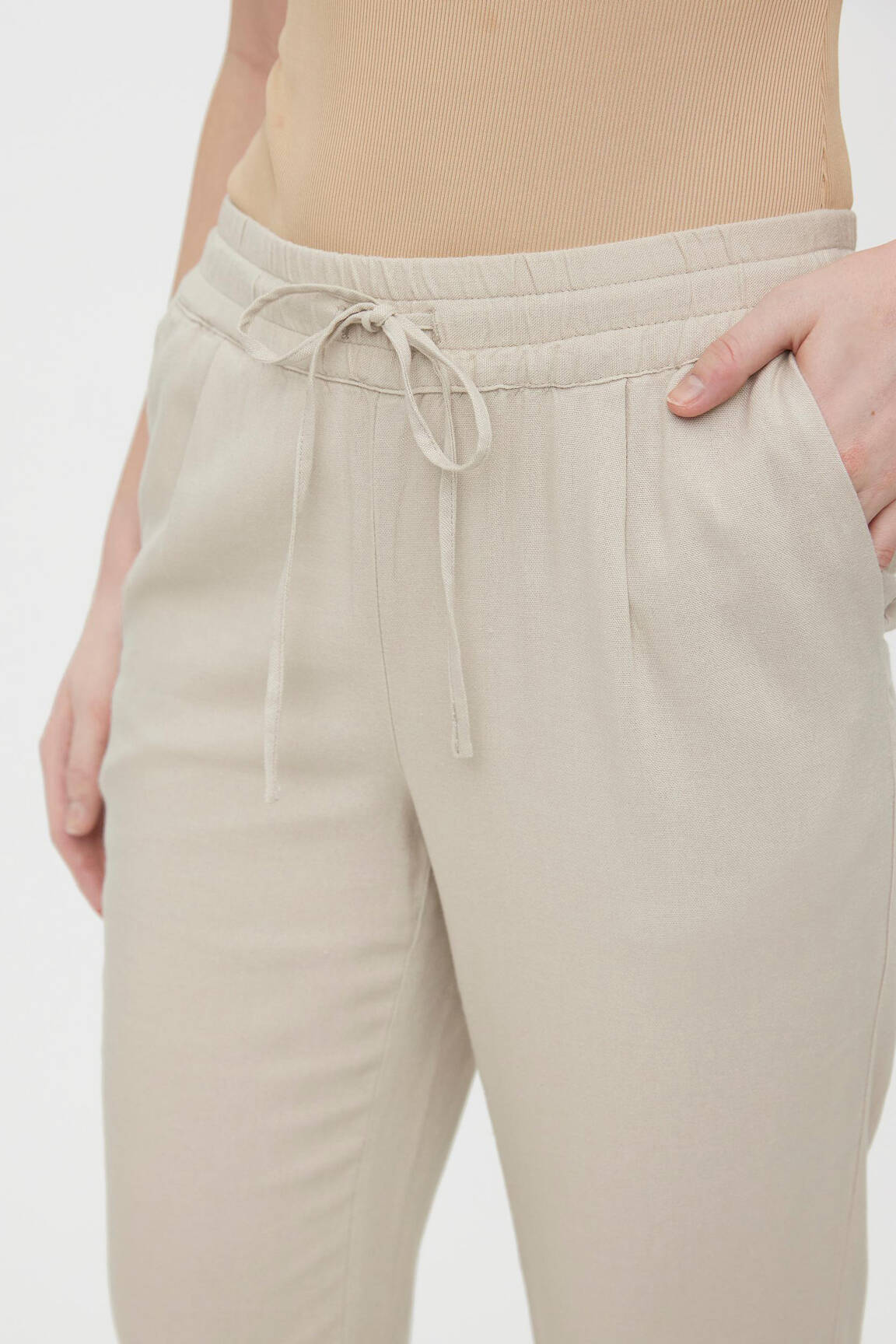 Lieknos kelnės sidabrinė VERO MODA moteris
