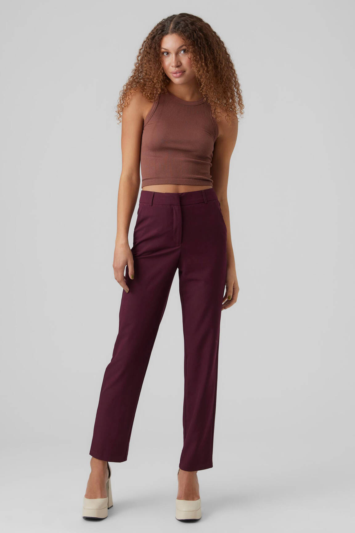 Chino kelnė raudona VERO MODA moteris