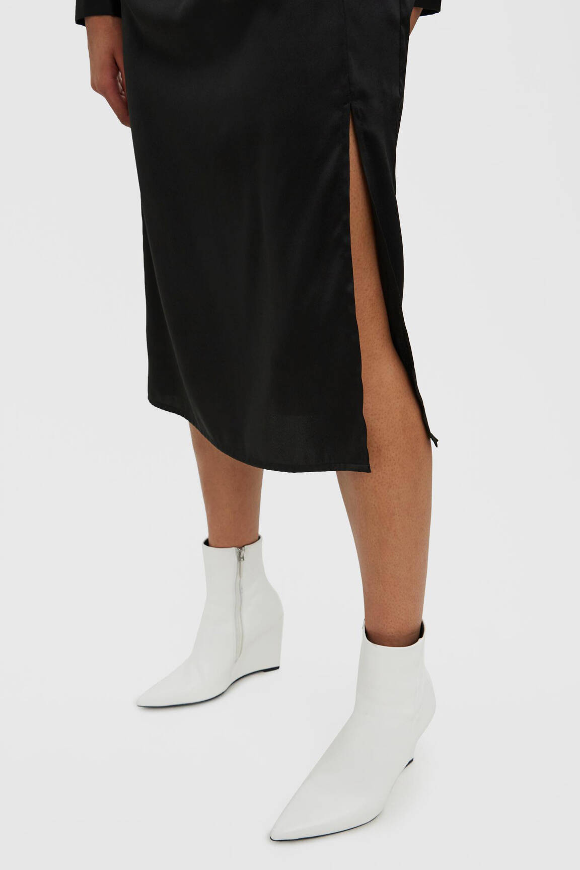 Pusilgių suknelė juodas VERO MODA moteris