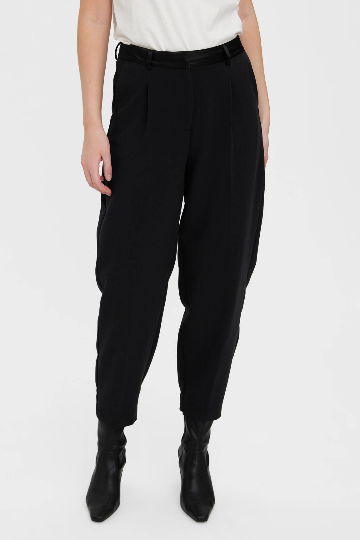 Chino kelnė juodas VERO MODA moteris