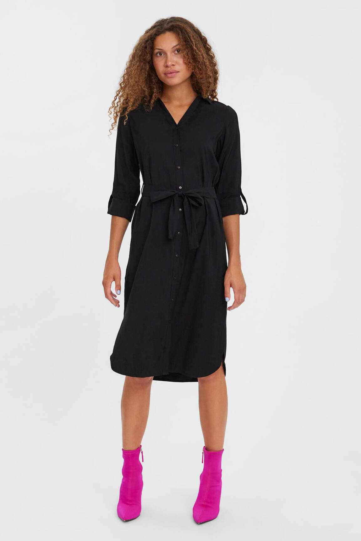 Pusilgių suknelė juodas VERO MODA moteris