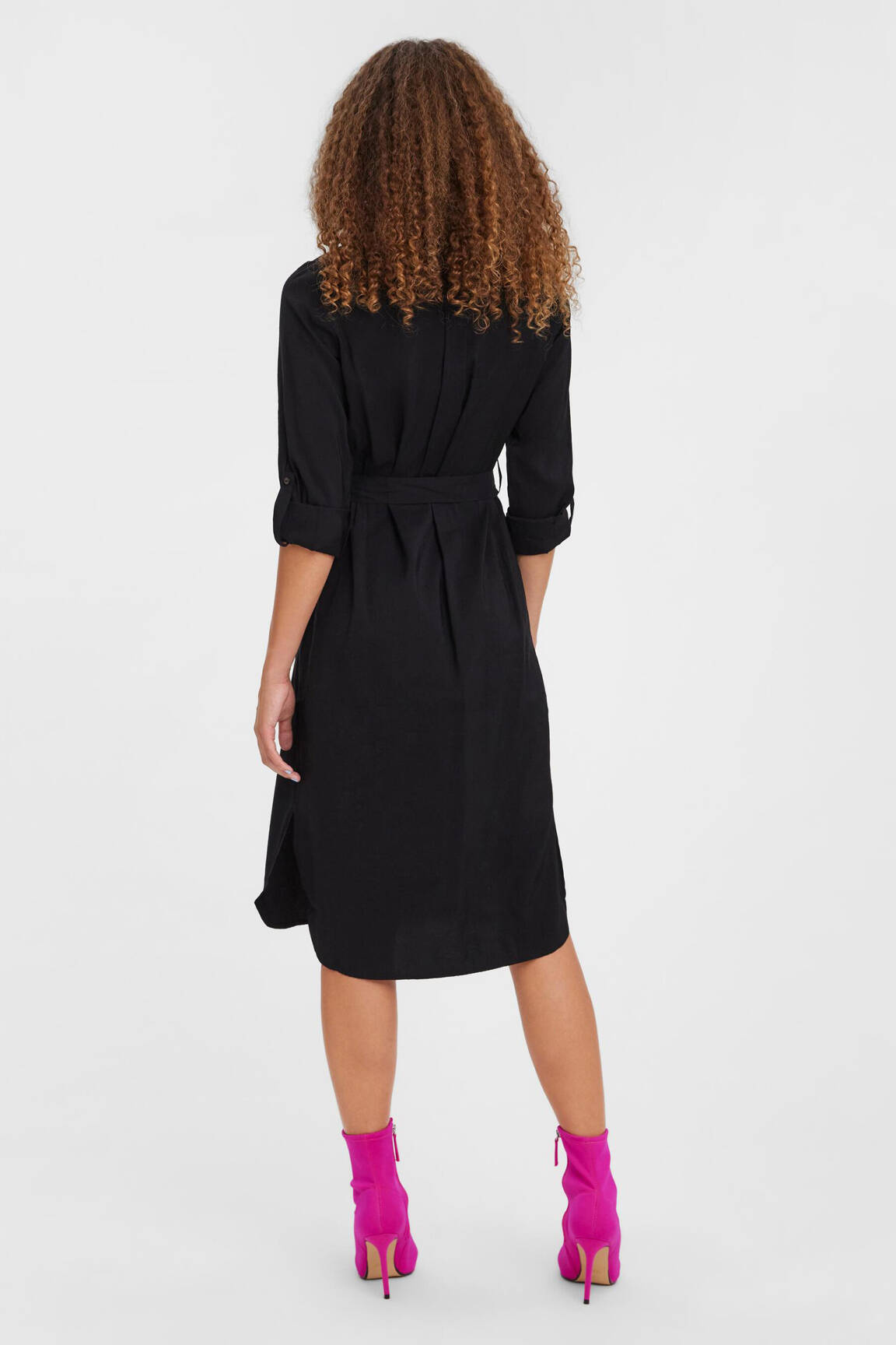 Pusilgių suknelė juodas VERO MODA moteris