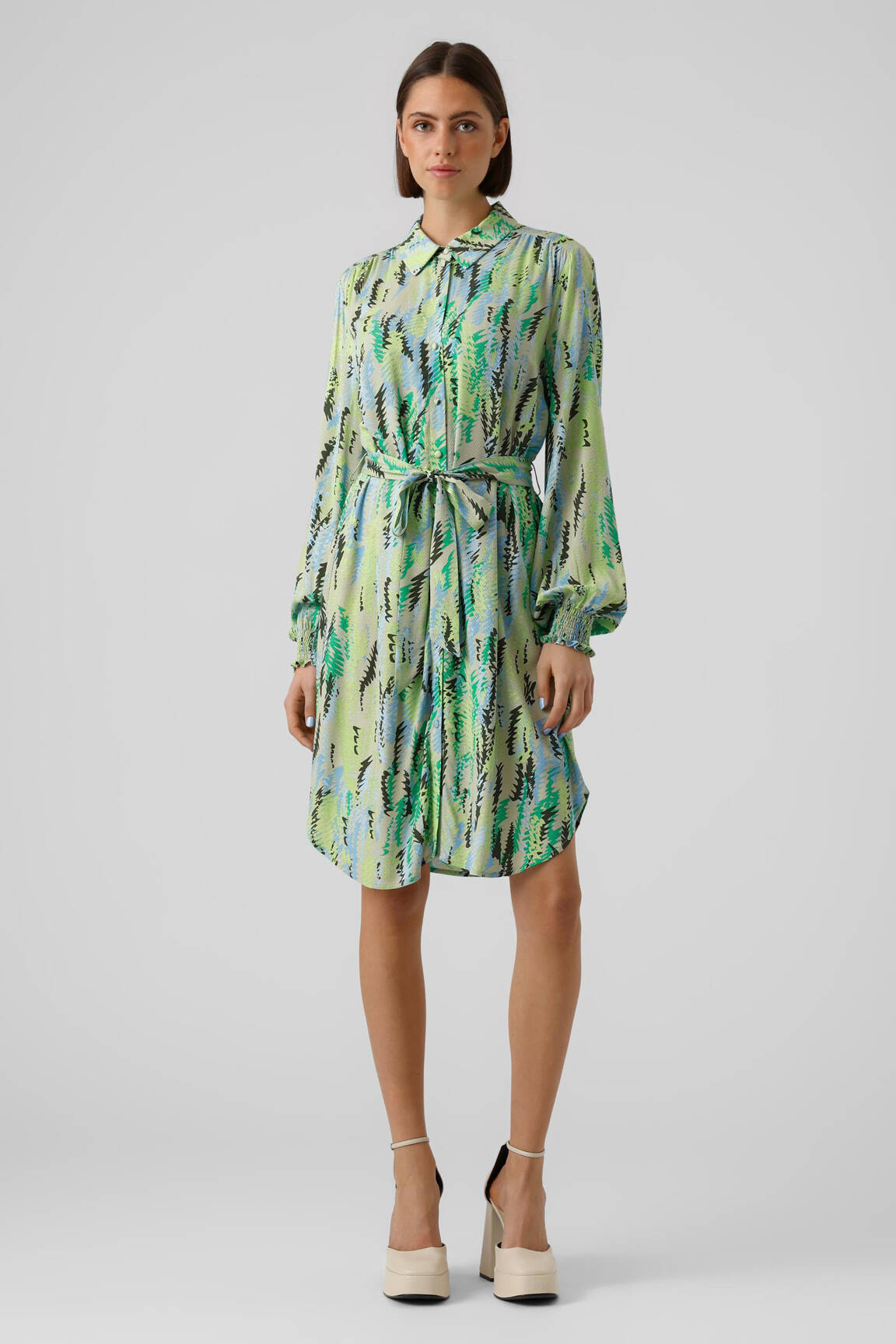 Pusilgių suknelė žalias VERO MODA moteris