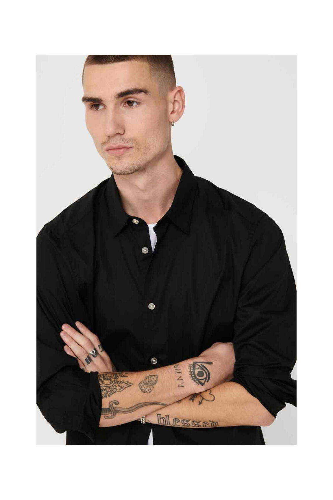 Ilgomis rankovėmis marškinys juodas ONLY&SONS vyras