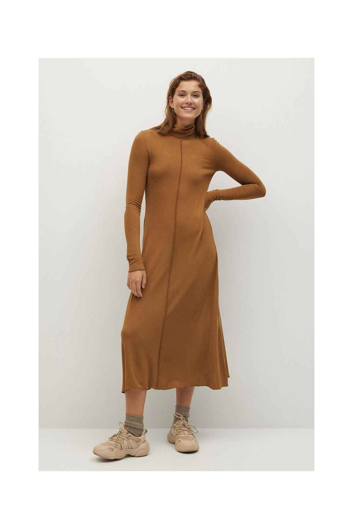 Ilga suknelė rudas MANGO moteris