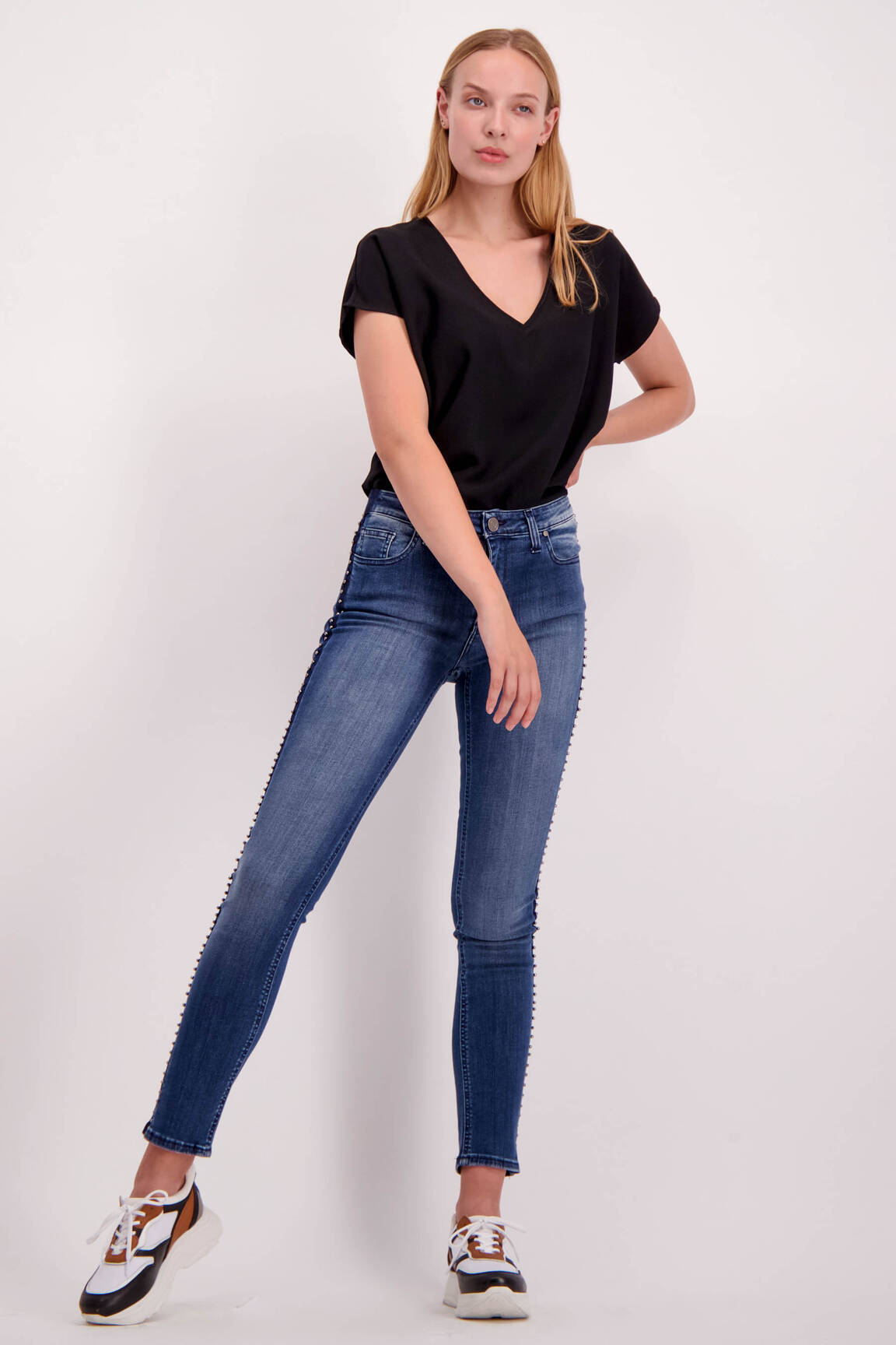 Lieknos džinsai mėlyna ASTRID BLACK LABEL moteris