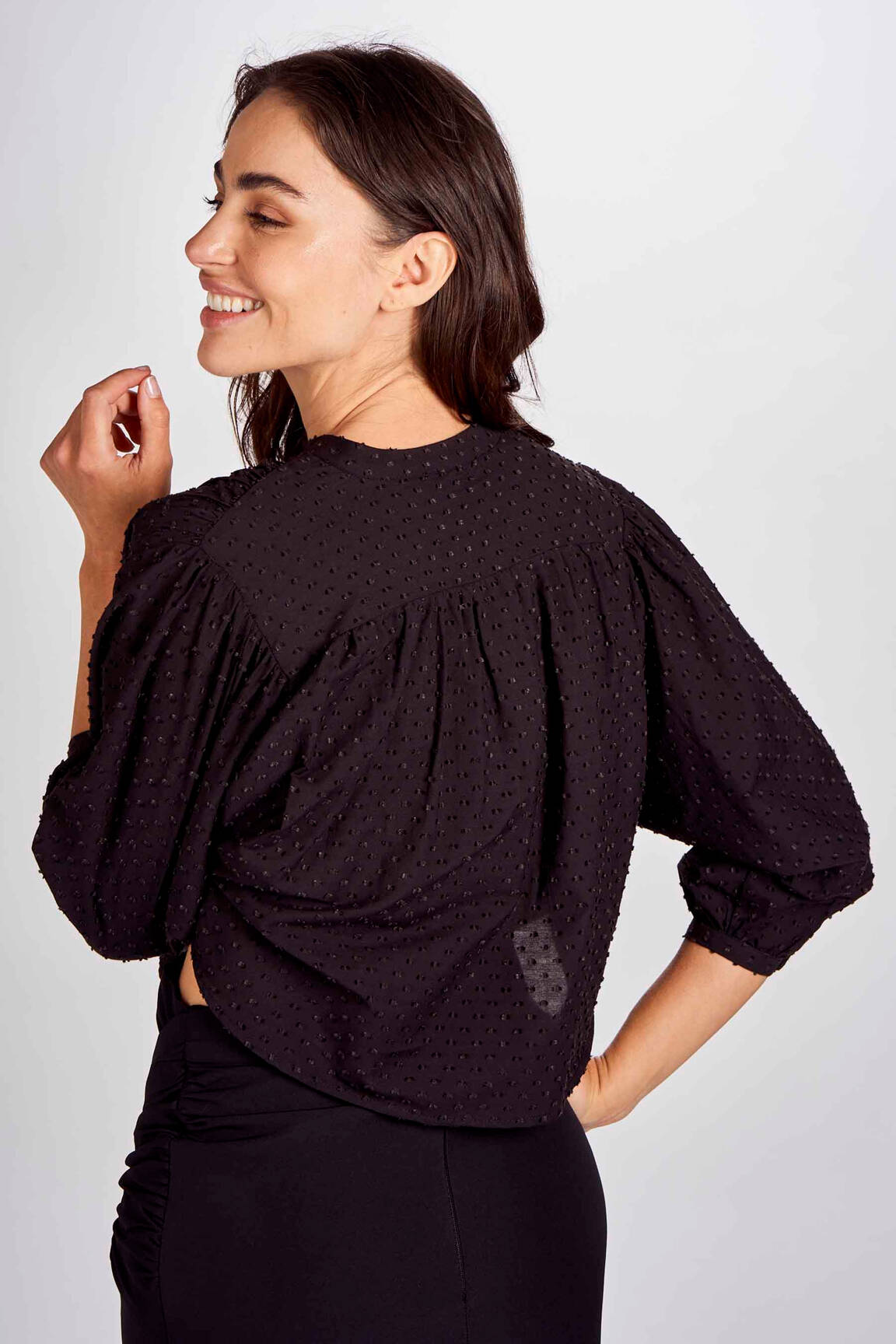 Moteriškas marškinys juodas ASTRID BLACK LABEL moteris