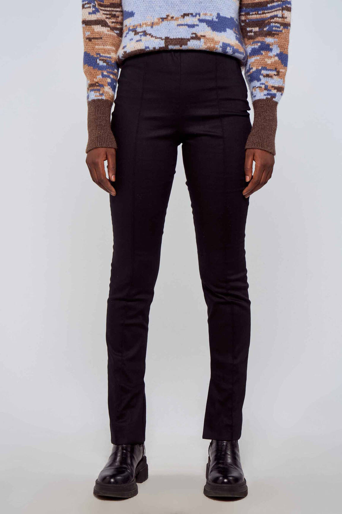 Lieknos kelnės juodas ASTRID BLACK LABEL moteris
