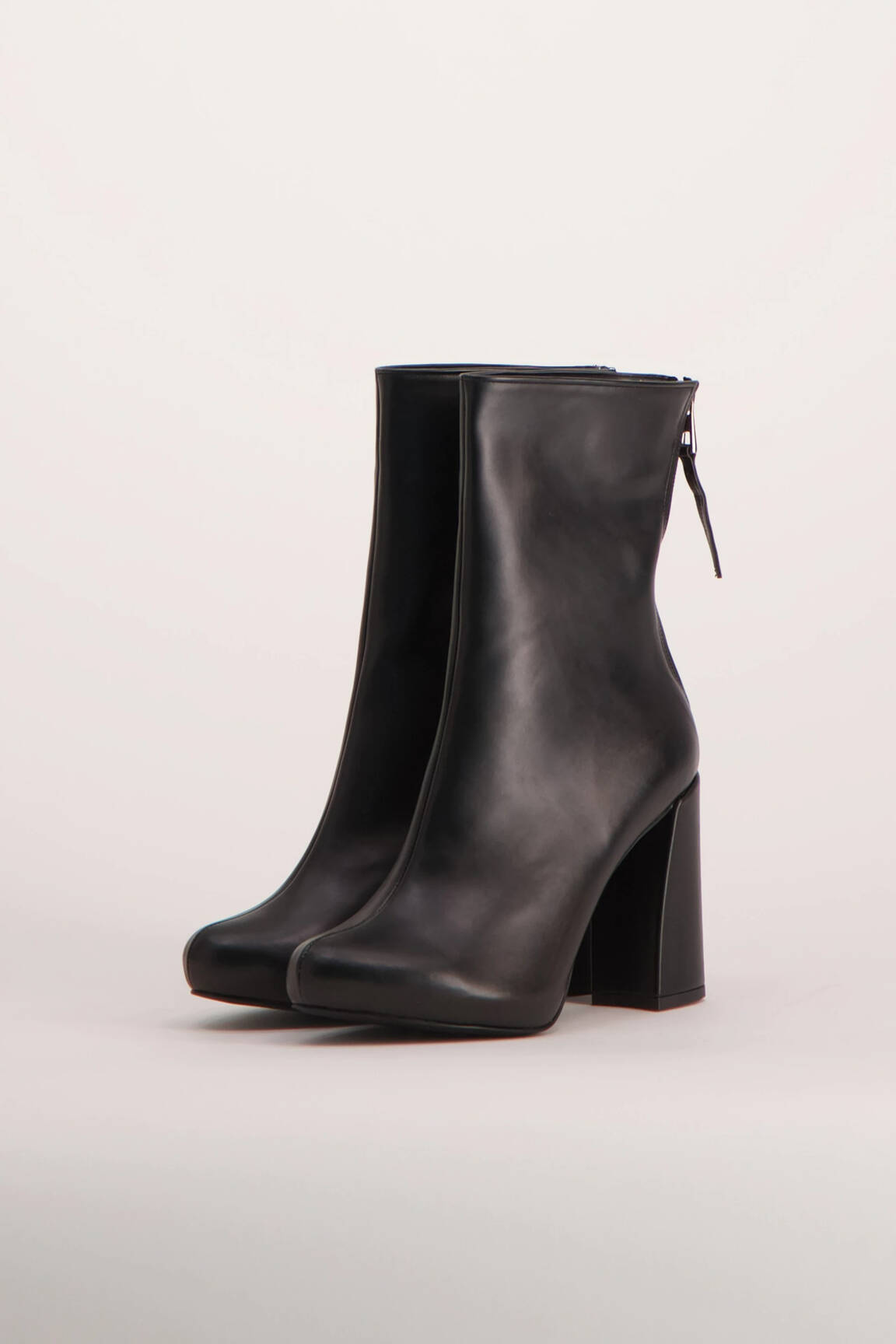 Batai/botai juodas ASTRID BLACK LABEL moteris