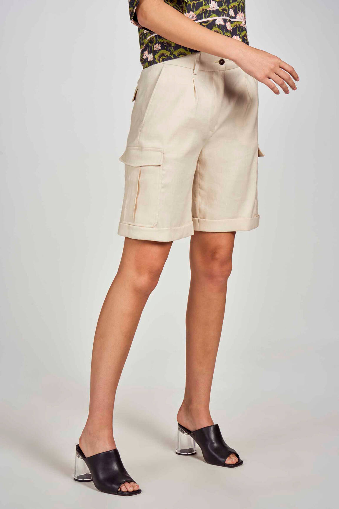 Bermudas bežinis DEUX. BY ELINE DE MUNCK moteris