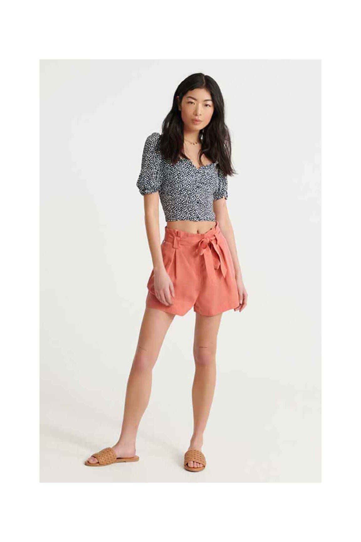 Šortas raudona SUPERDRY moteris
