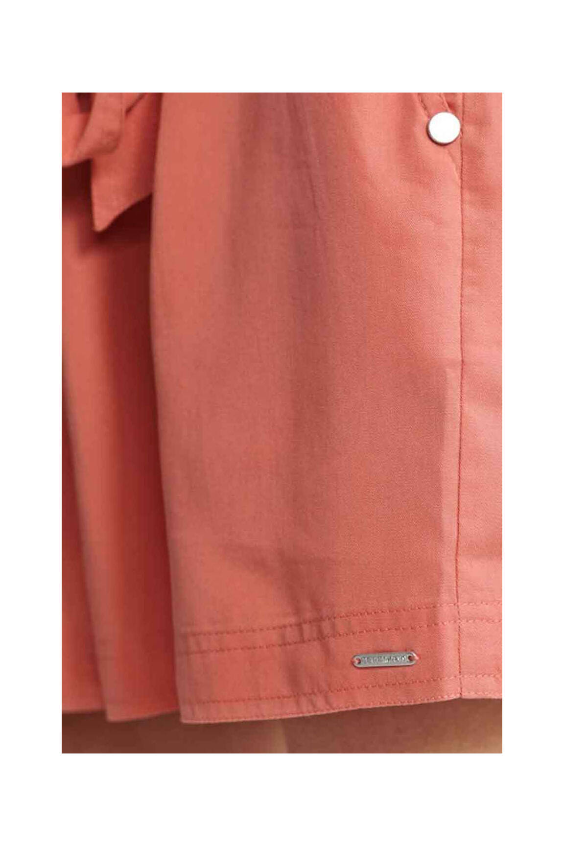 Šortas raudona SUPERDRY moteris