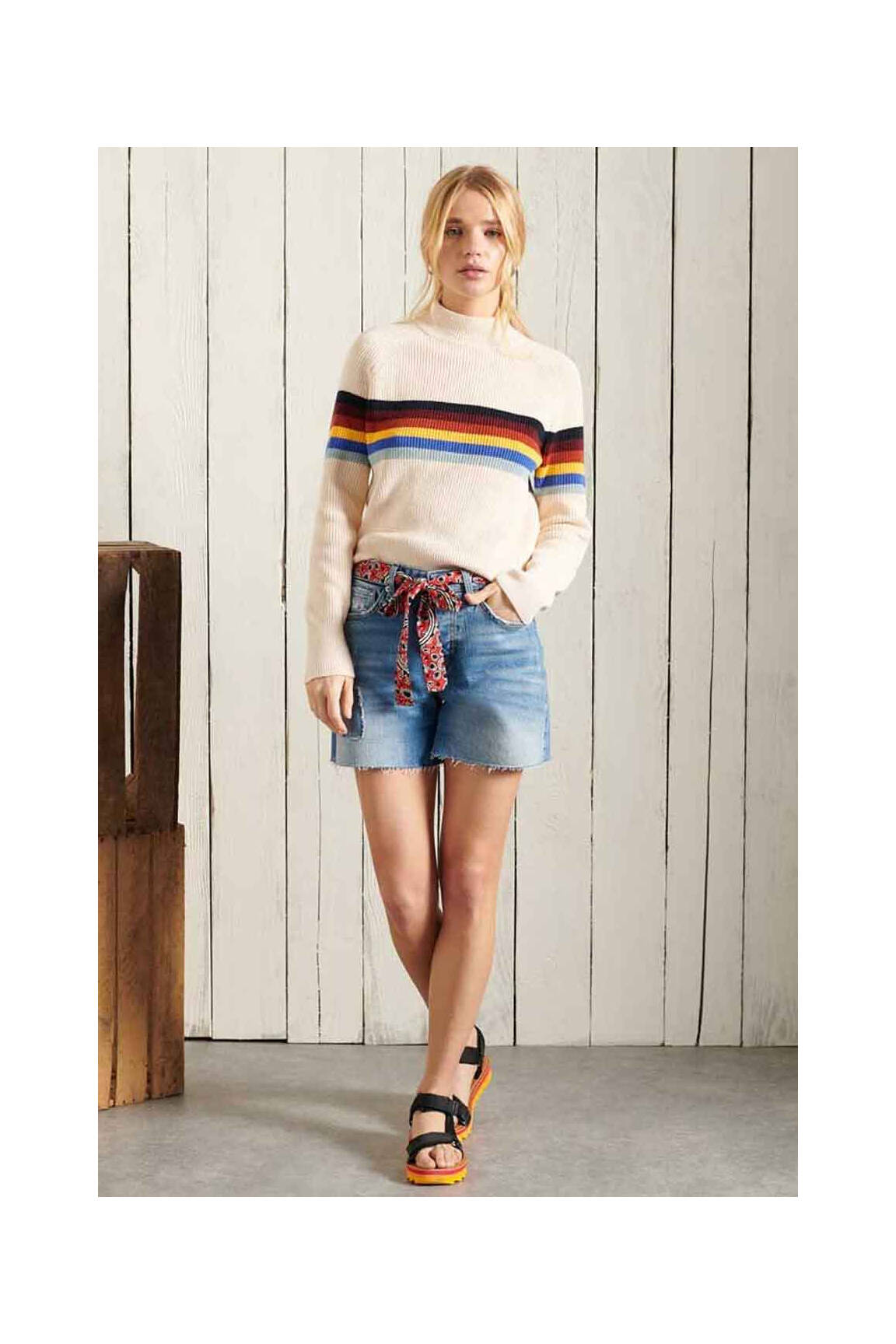 Šortas mėlyna SUPERDRY moteris
