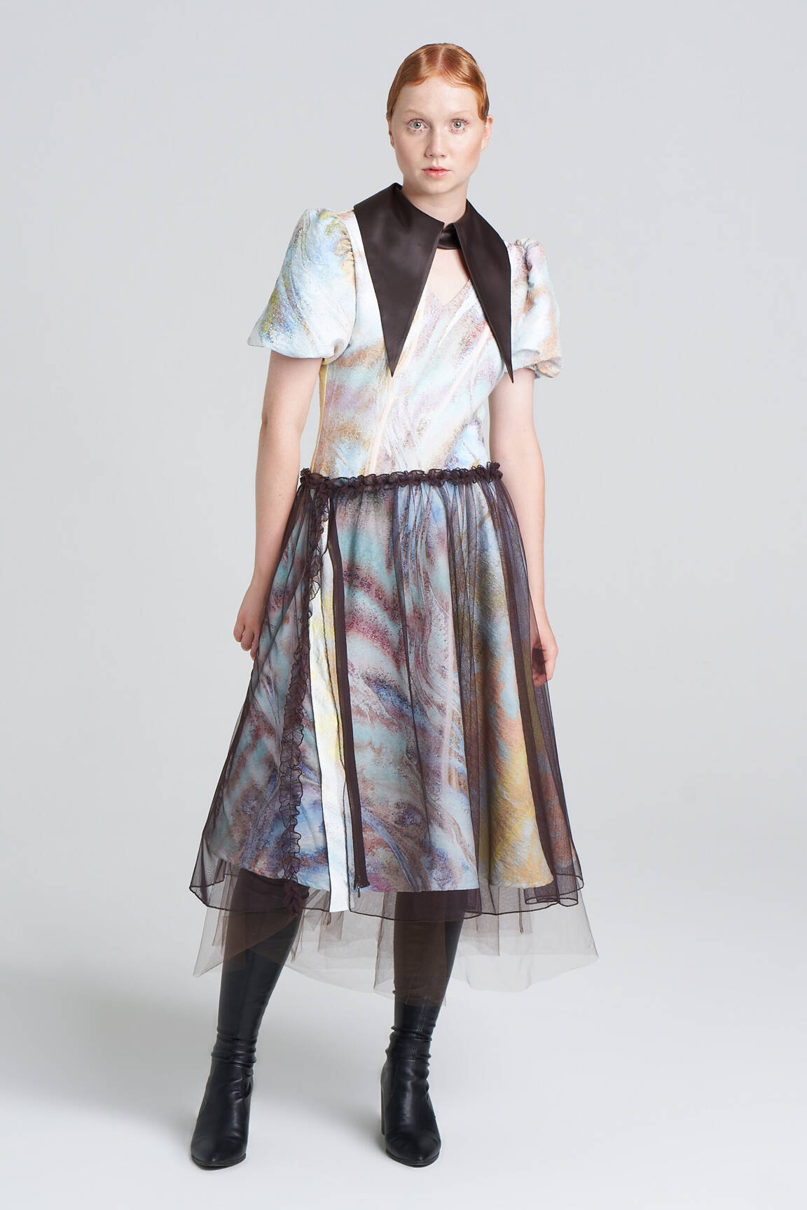 Pusilgių suknelė rudas YOUNG DESIGNERS moteris