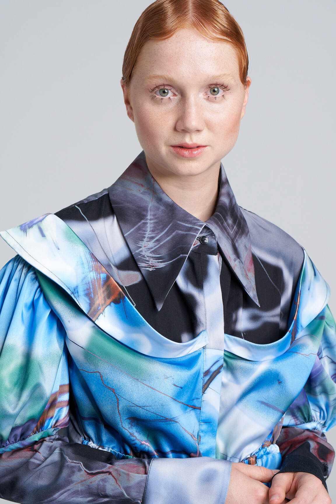 Ilga suknelė mėlyna YOUNG DESIGNERS moteris