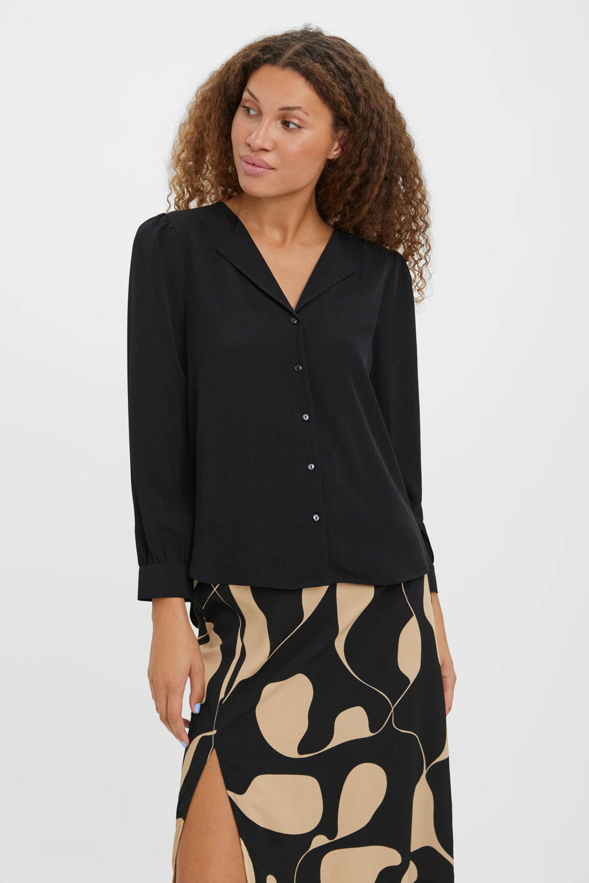 Moteriškas marškinys juodas VERO MODA moteris