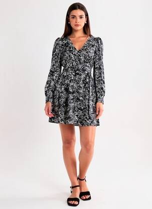 Pusilgių suknelė juodas VERO MODA moteris