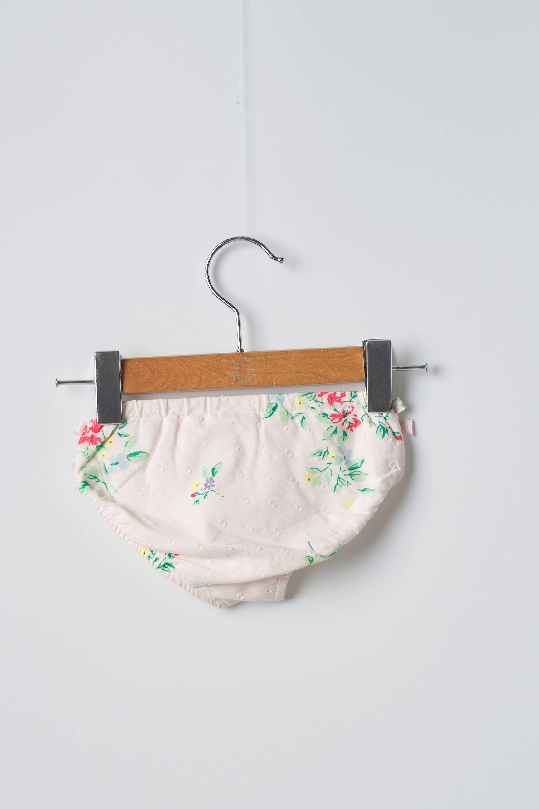 Maudymosi kelnaitės rožinė PETIT BATEAU mergina