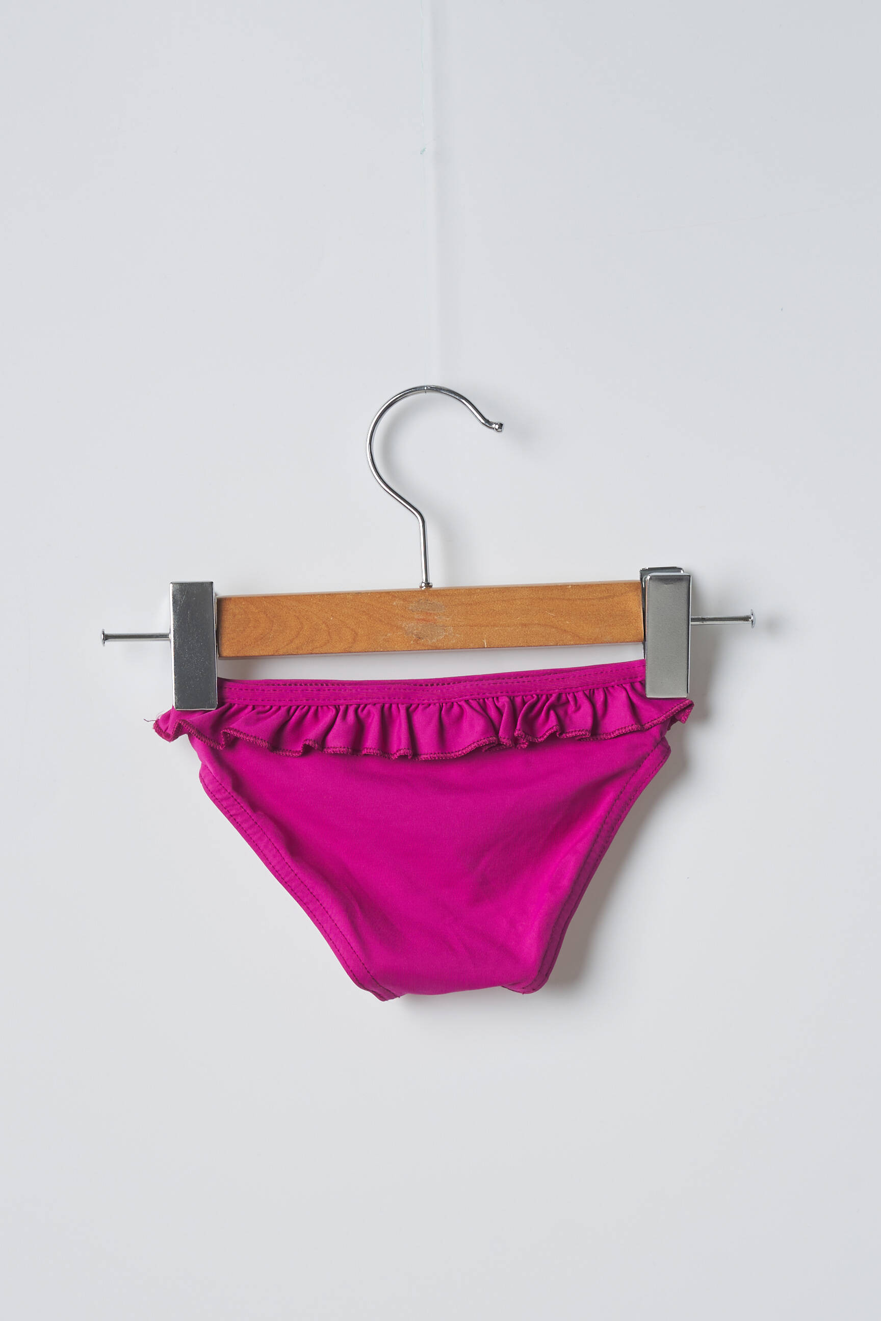 Maudymosi kelnaitės rožinė PETIT BATEAU mergina