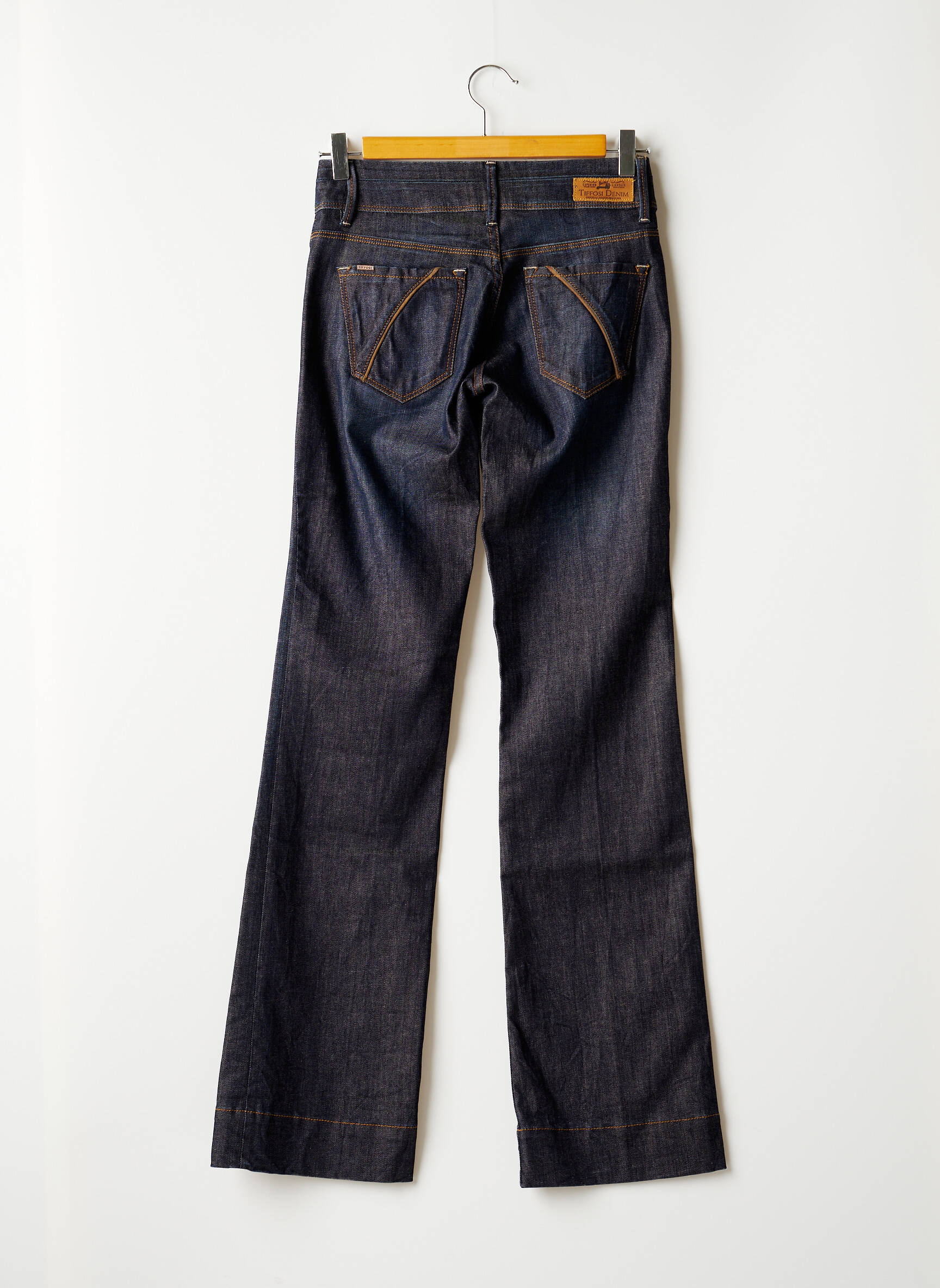 Flare tipo džinsai coupe bootcut en lituanien se traduit par "bootcut kirpimas". maža dydžio mėlyna TIFFOSI moteris