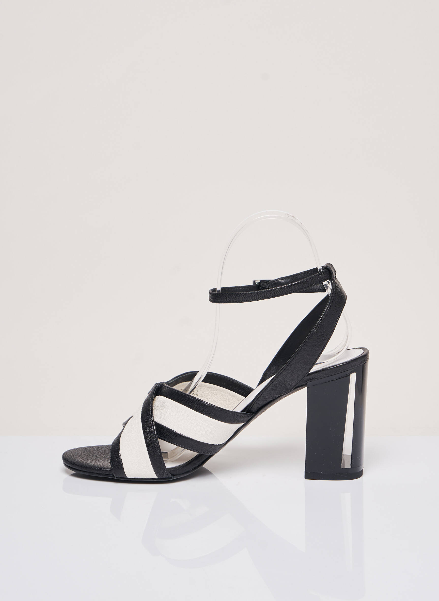 Sandalai/nu pėdos amortizuojančios pado tipas kulnas nuo 7 iki 9 cm juodas WHAT FOR moteris