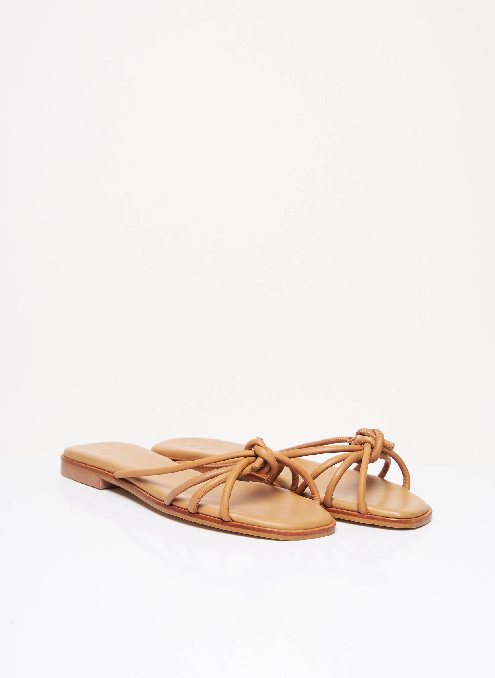 Mule/sabotai lygus medžiaga plokščias kulnas iki 3 cm rudas FLATTERED moteris