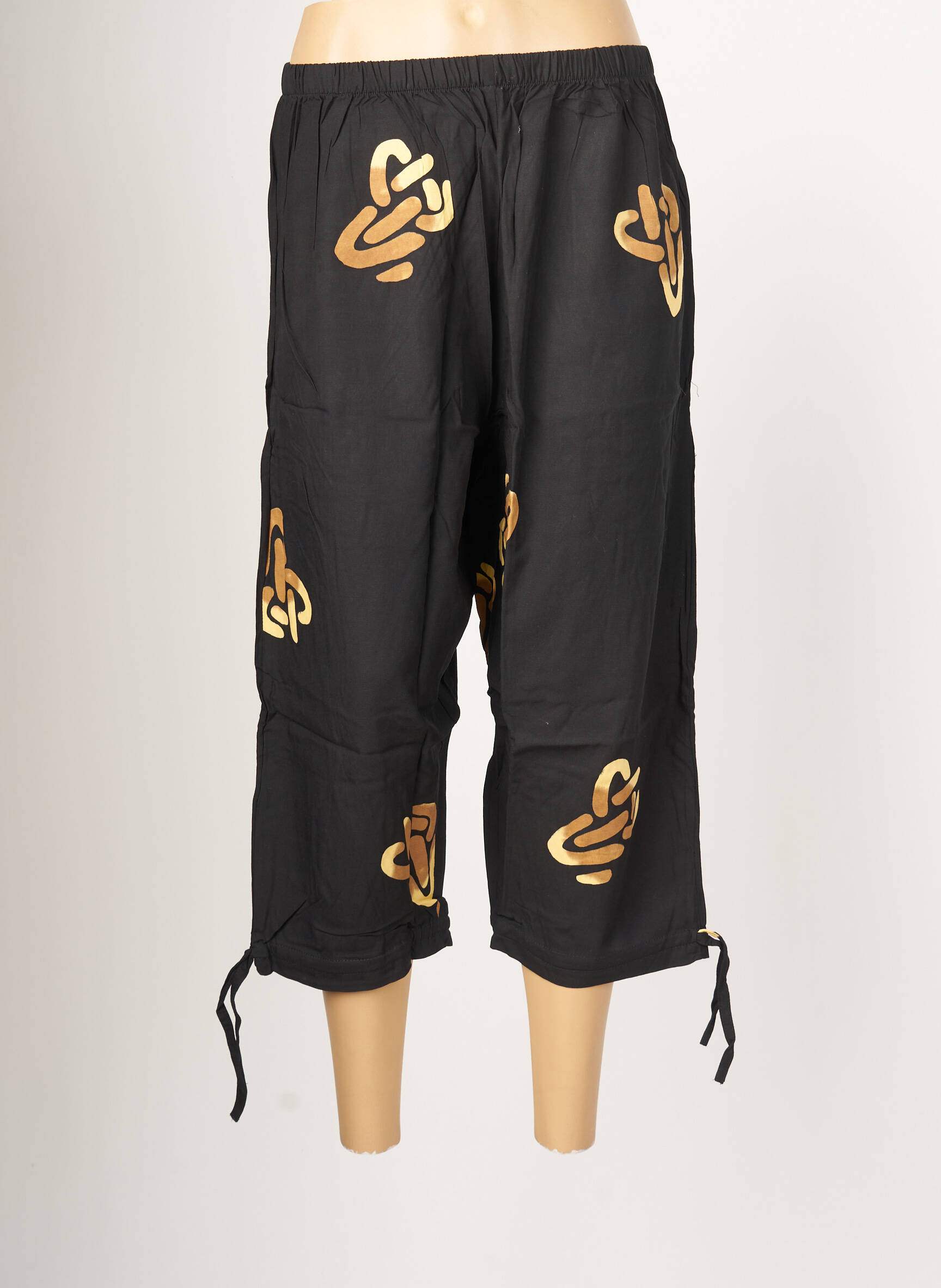 Pusilgių kelnių aukšta talija aukšta talija juodas CHIC BATIK moteris