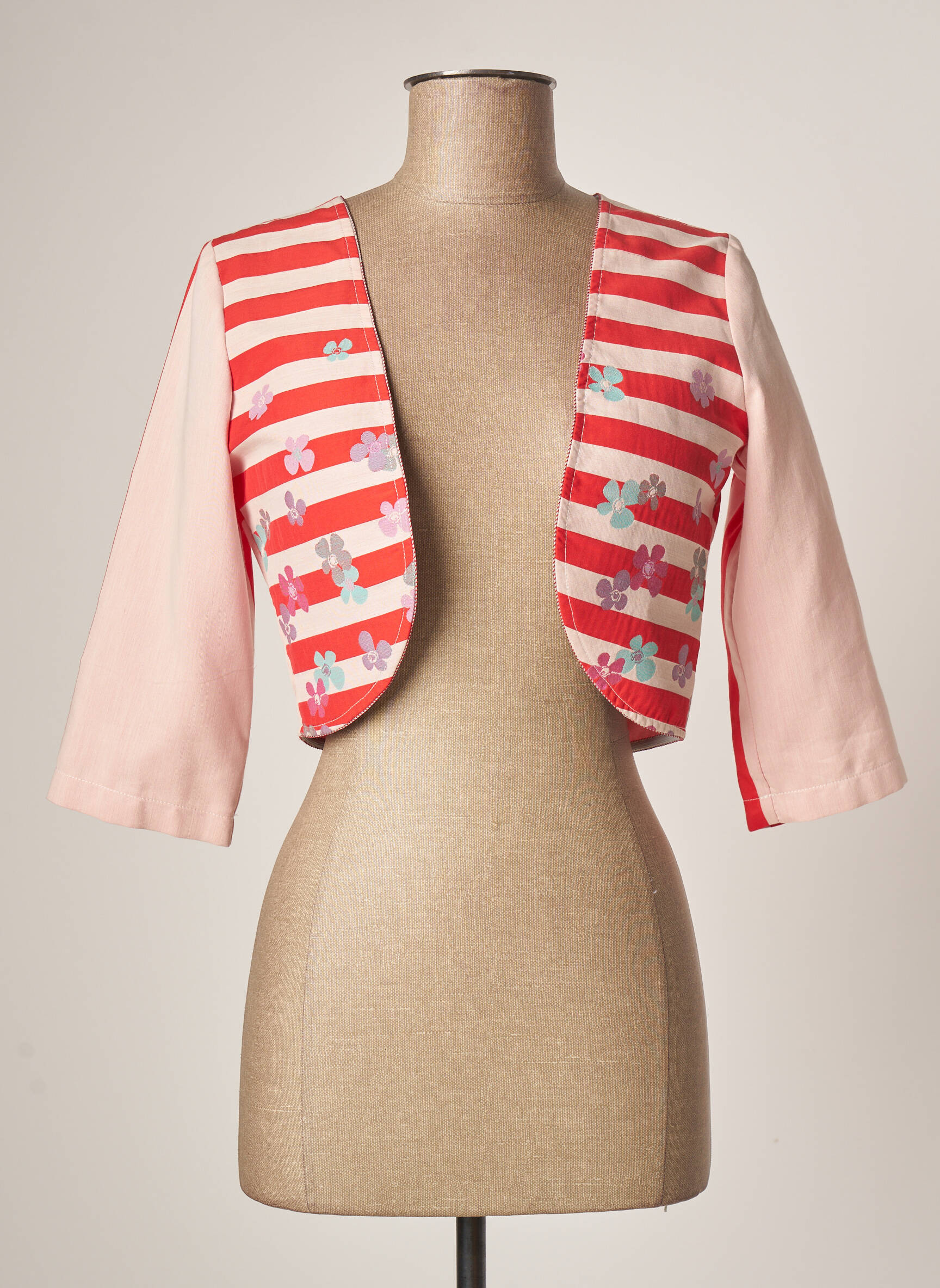 Bolero 3/4 rankovės raudona LO! LES FILLES moteris