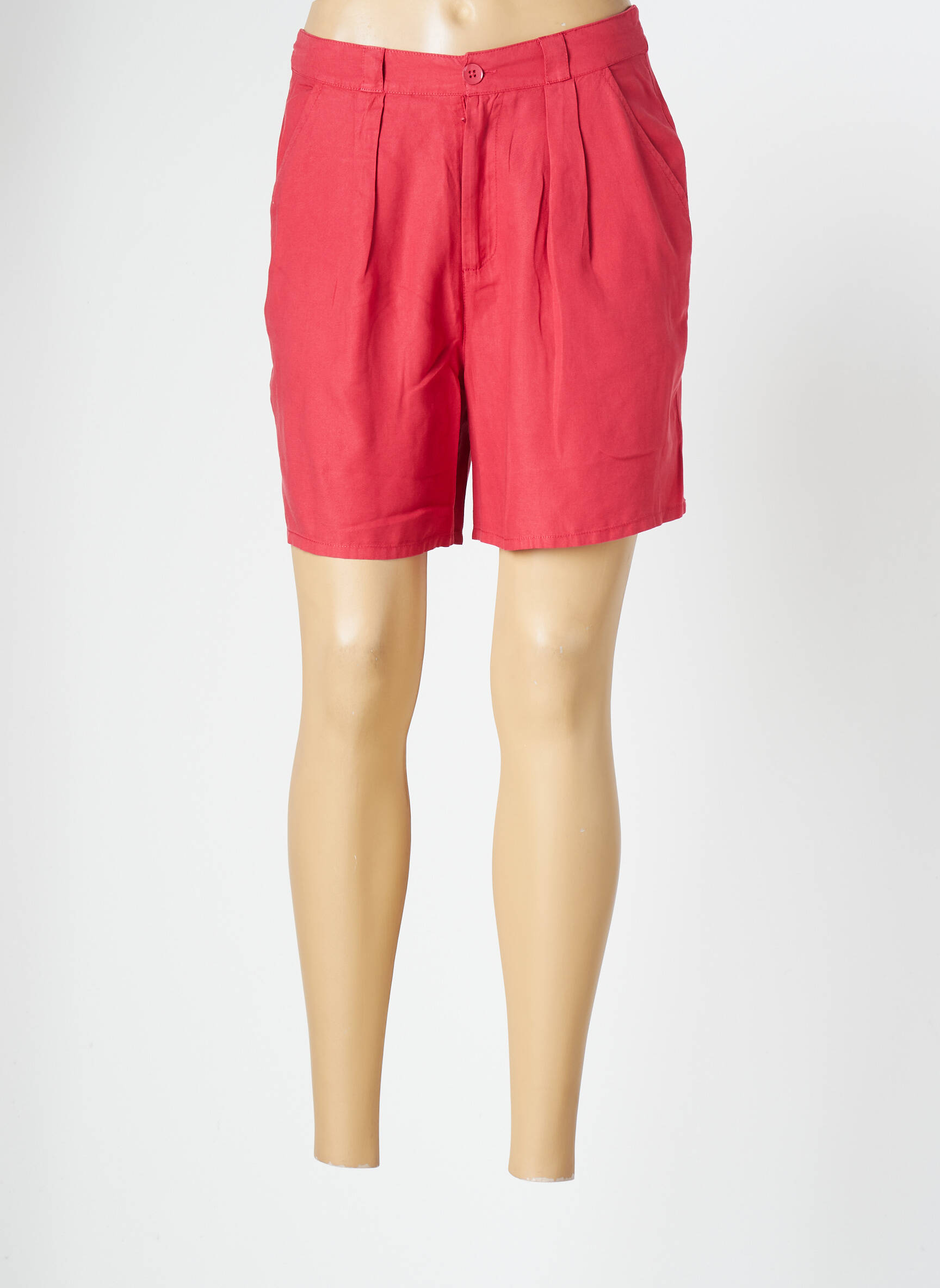 Bermudas popelinos audinys, kuris pasižymi lygiu ir tankiu paviršiumi. normala dydis raudona LEE COOPER moteris