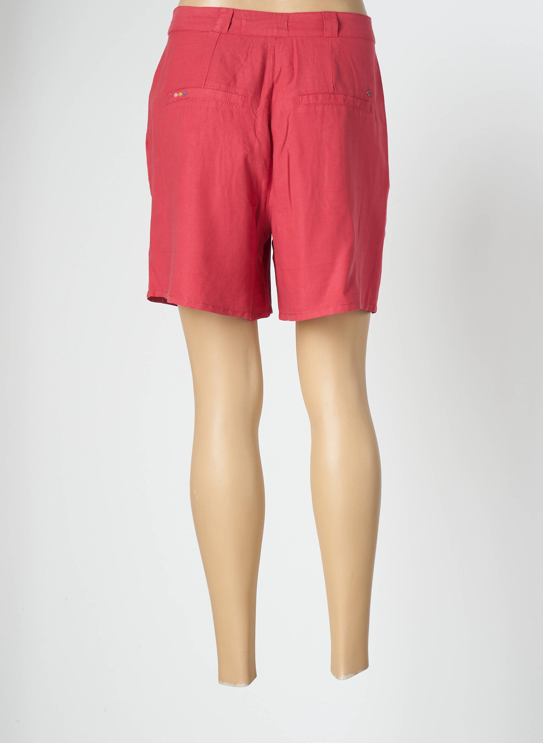 Bermudas popelinos audinys, kuris pasižymi lygiu ir tankiu paviršiumi. normala dydis raudona LEE COOPER moteris