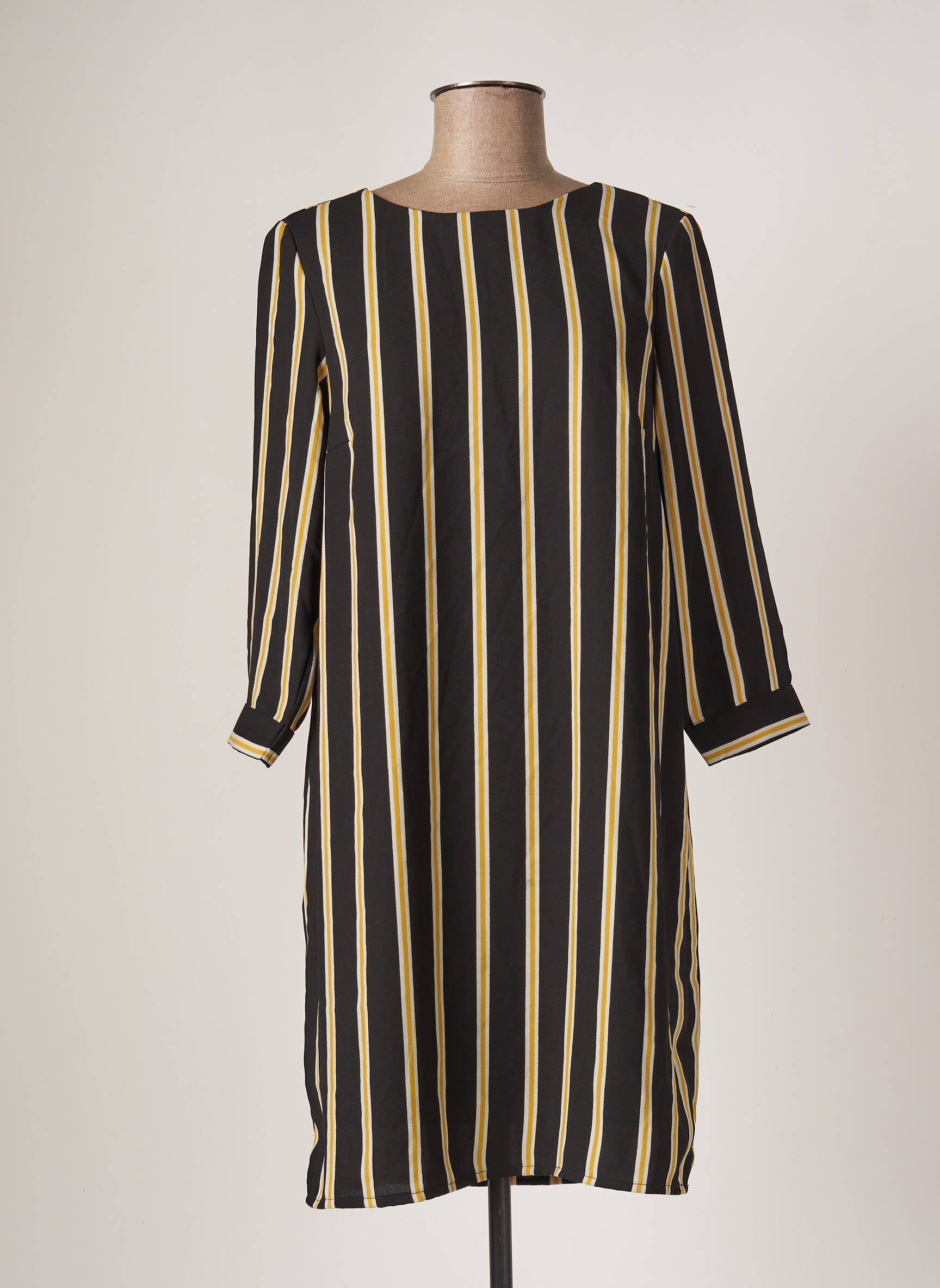Pusilgių suknelė juodas VERO MODA moteris