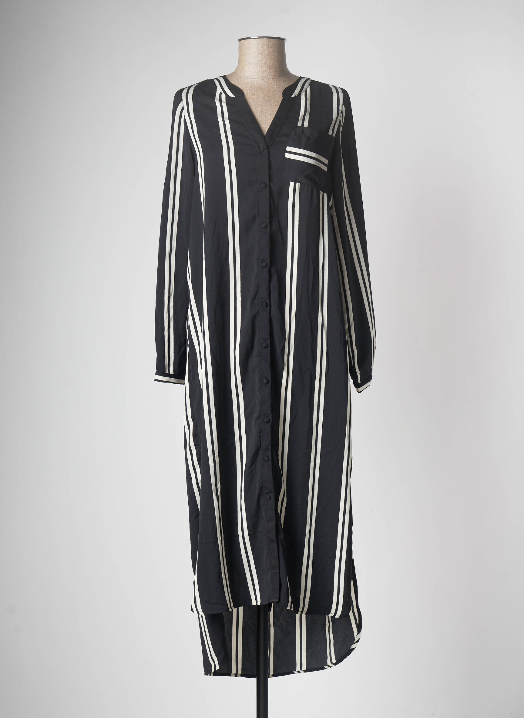 Pusilgių suknelė juodas VERO MODA moteris