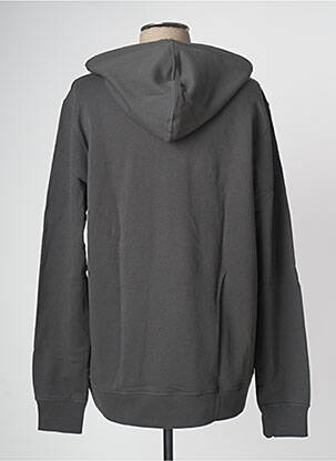 Mikroskopas juodas RVCA vyras