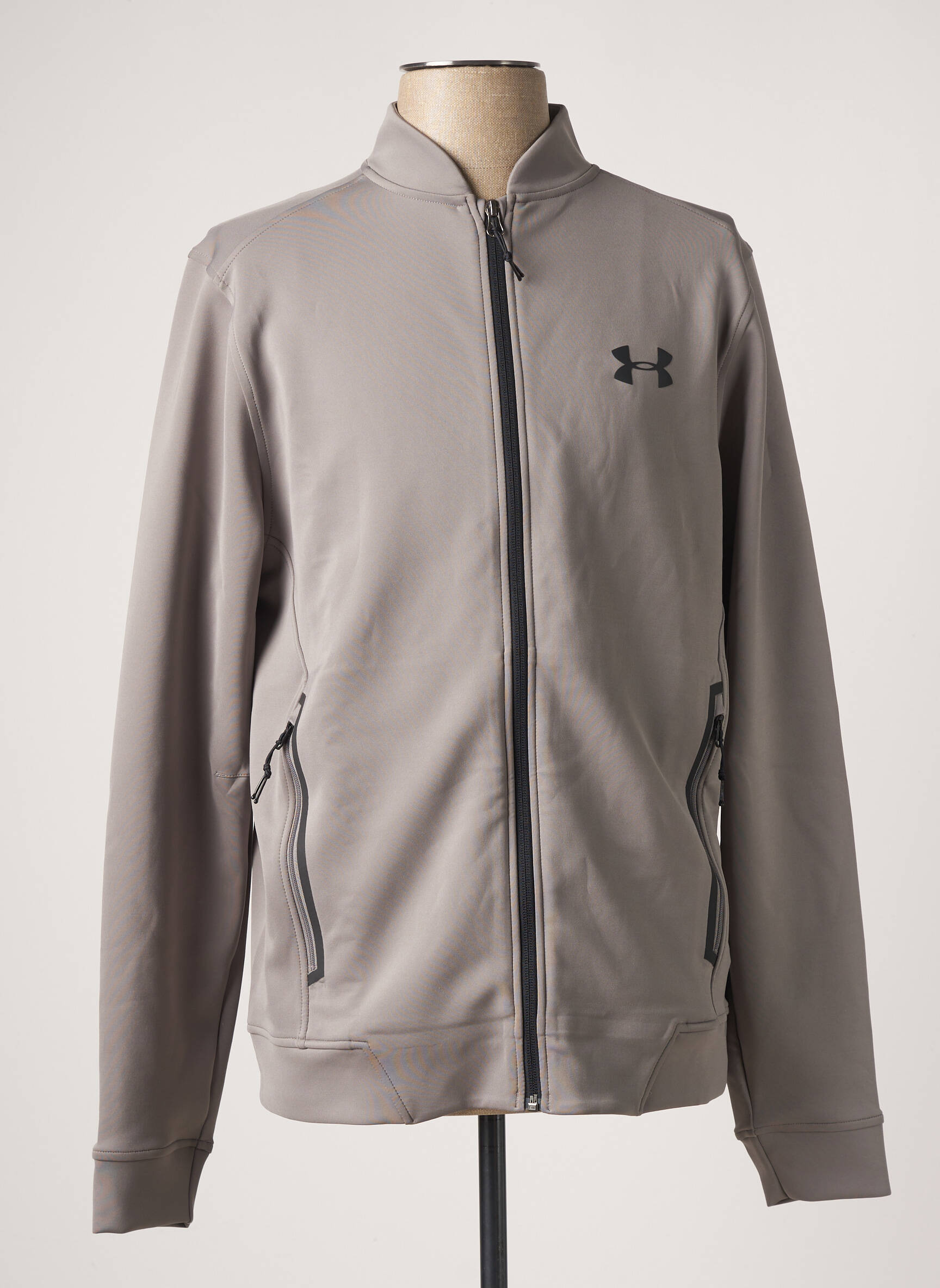 Mikroskopas daugiaspalvis UNDER ARMOUR vyras