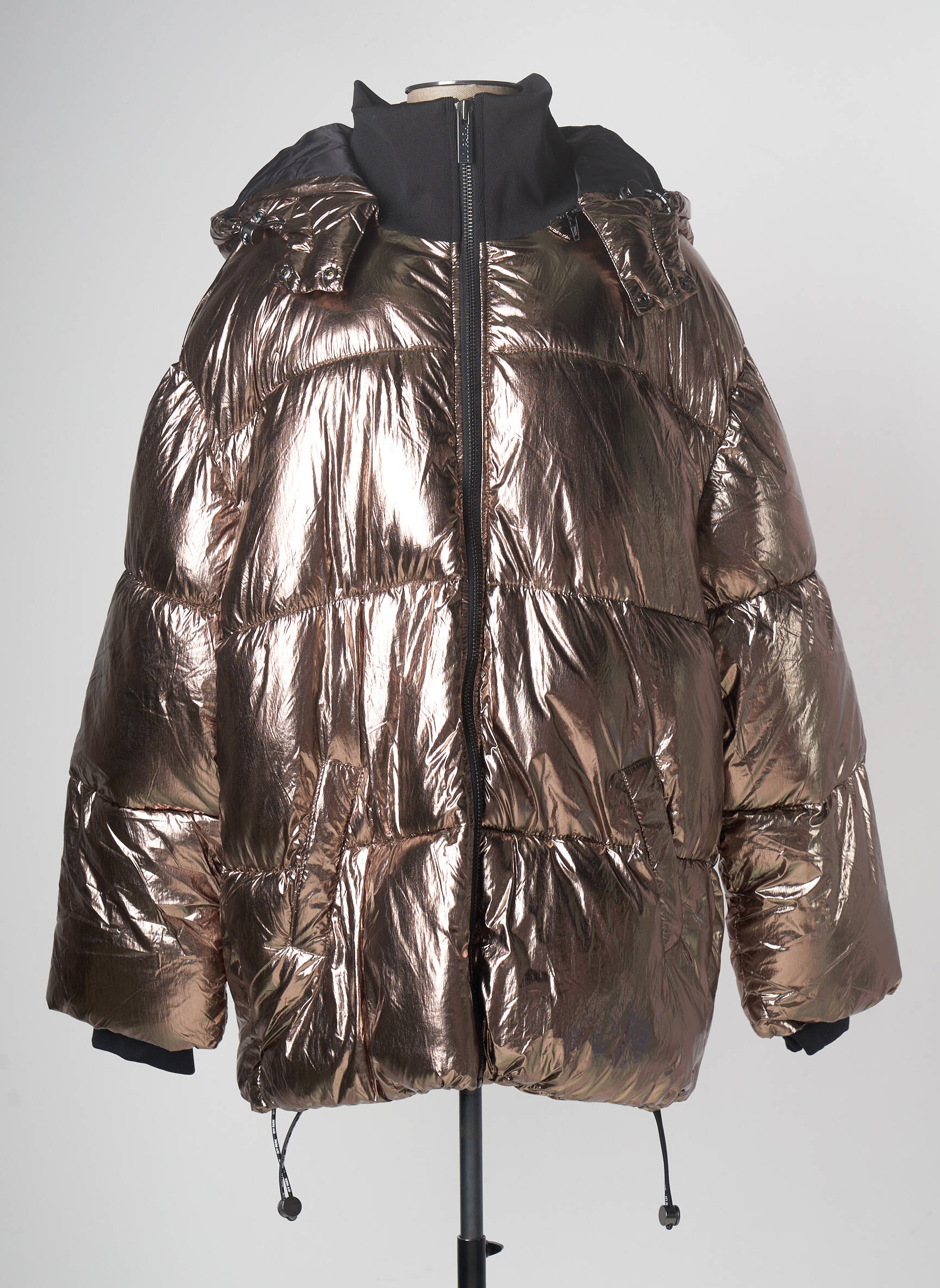 Pūkinė striukė auksas IVY PARK moteris