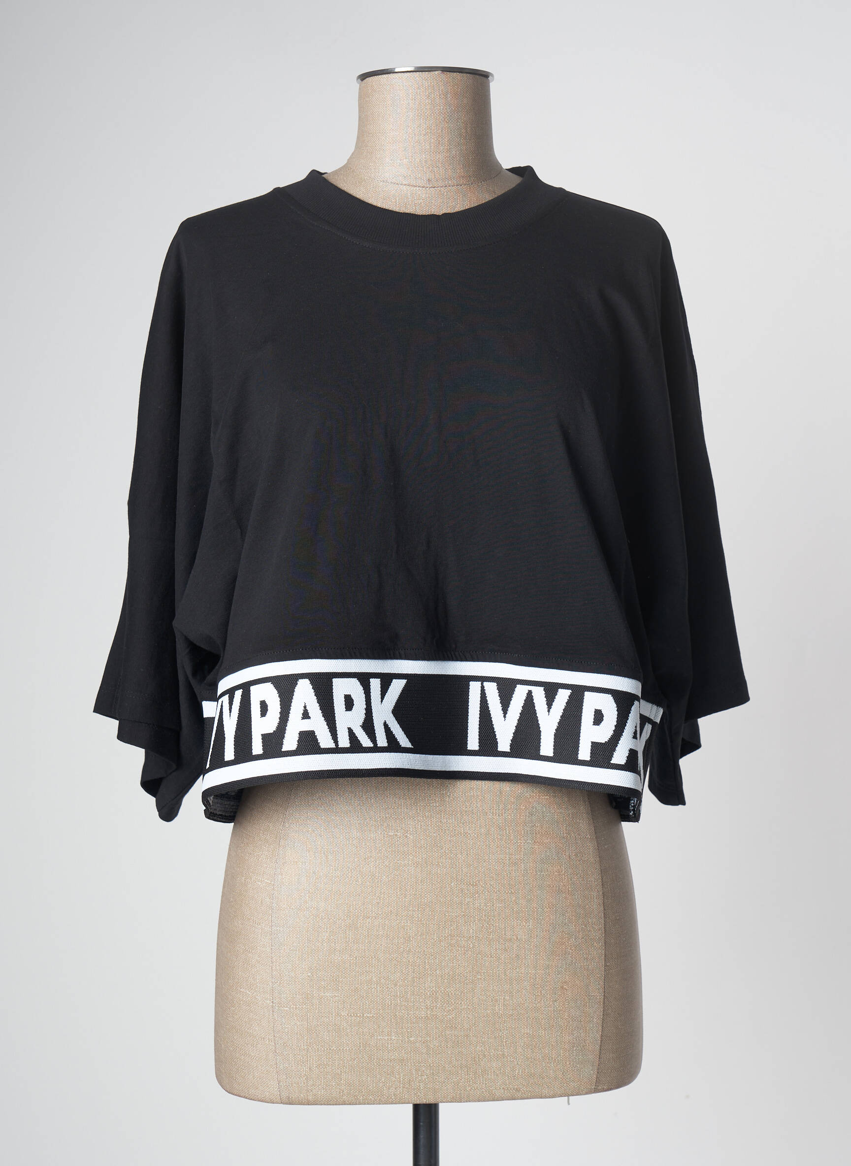 T-marškinys juodas IVY PARK moteris