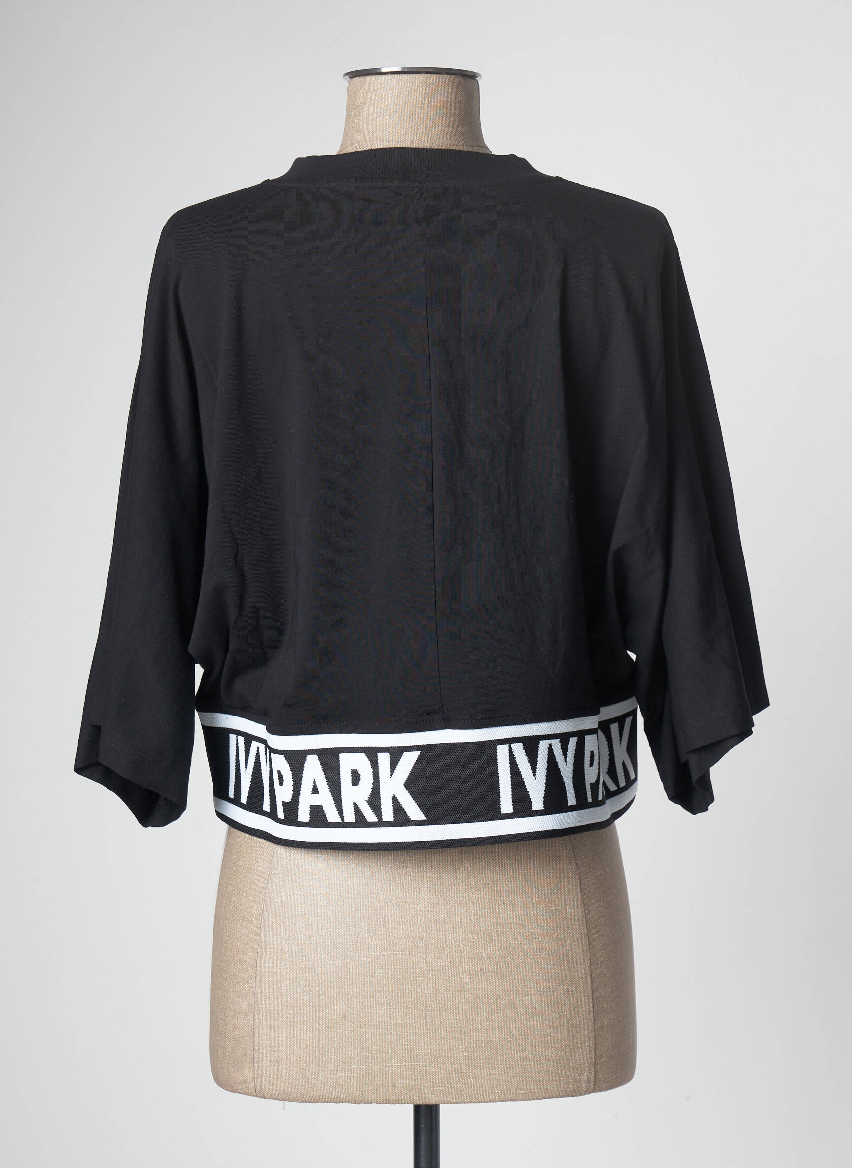 T-marškinys juodas IVY PARK moteris